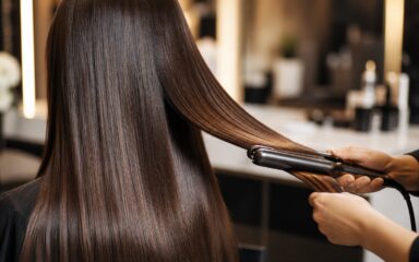 کراتین مو در سالن زیبایی برای افزایش صافی و درخشندگی مو
